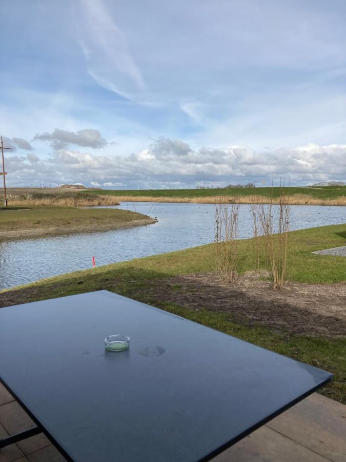 Tiny Vakantiehuis Aan Het Water Met Eigen Steiger En Airco Kampen Exterior foto